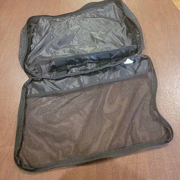 Set of 3 (three)  made by Design travel packs pouches - Picture 3 of 9